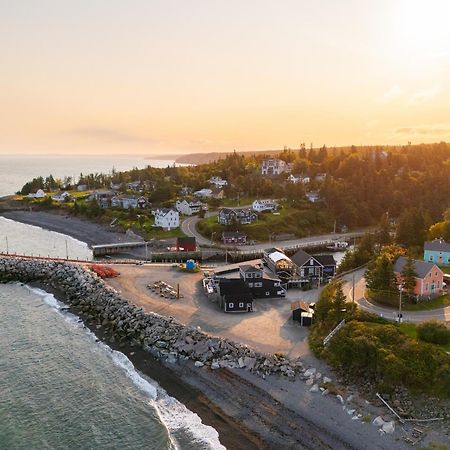 Tides Inn Guest Suites Halls Harbour Екстер'єр фото