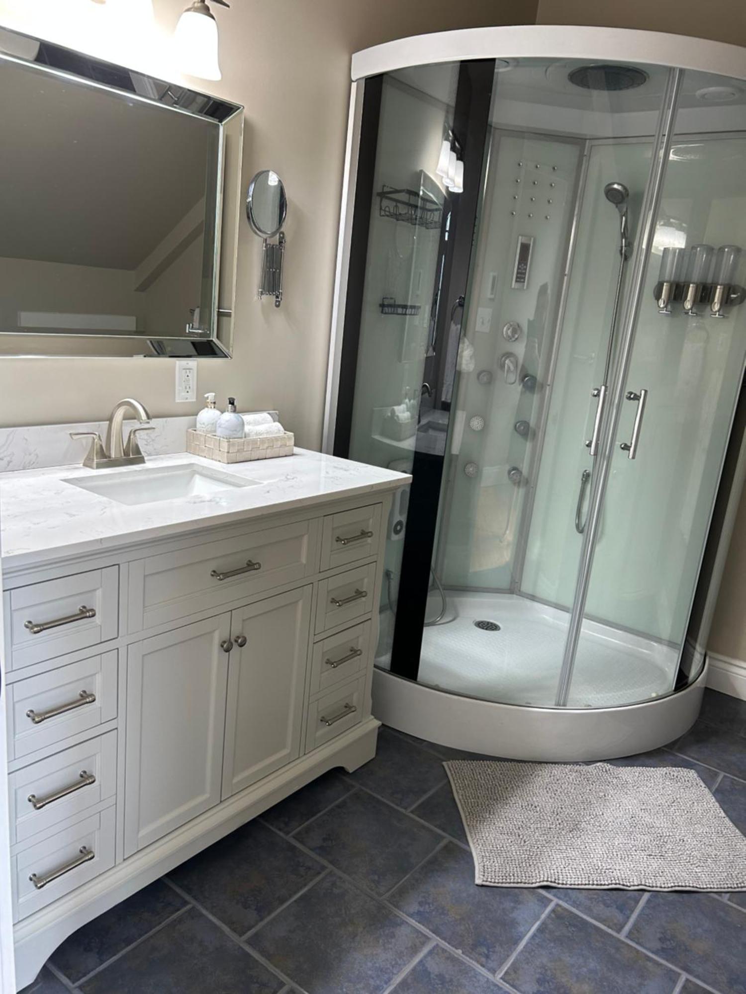 Tides Inn Guest Suites Halls Harbour Екстер'єр фото