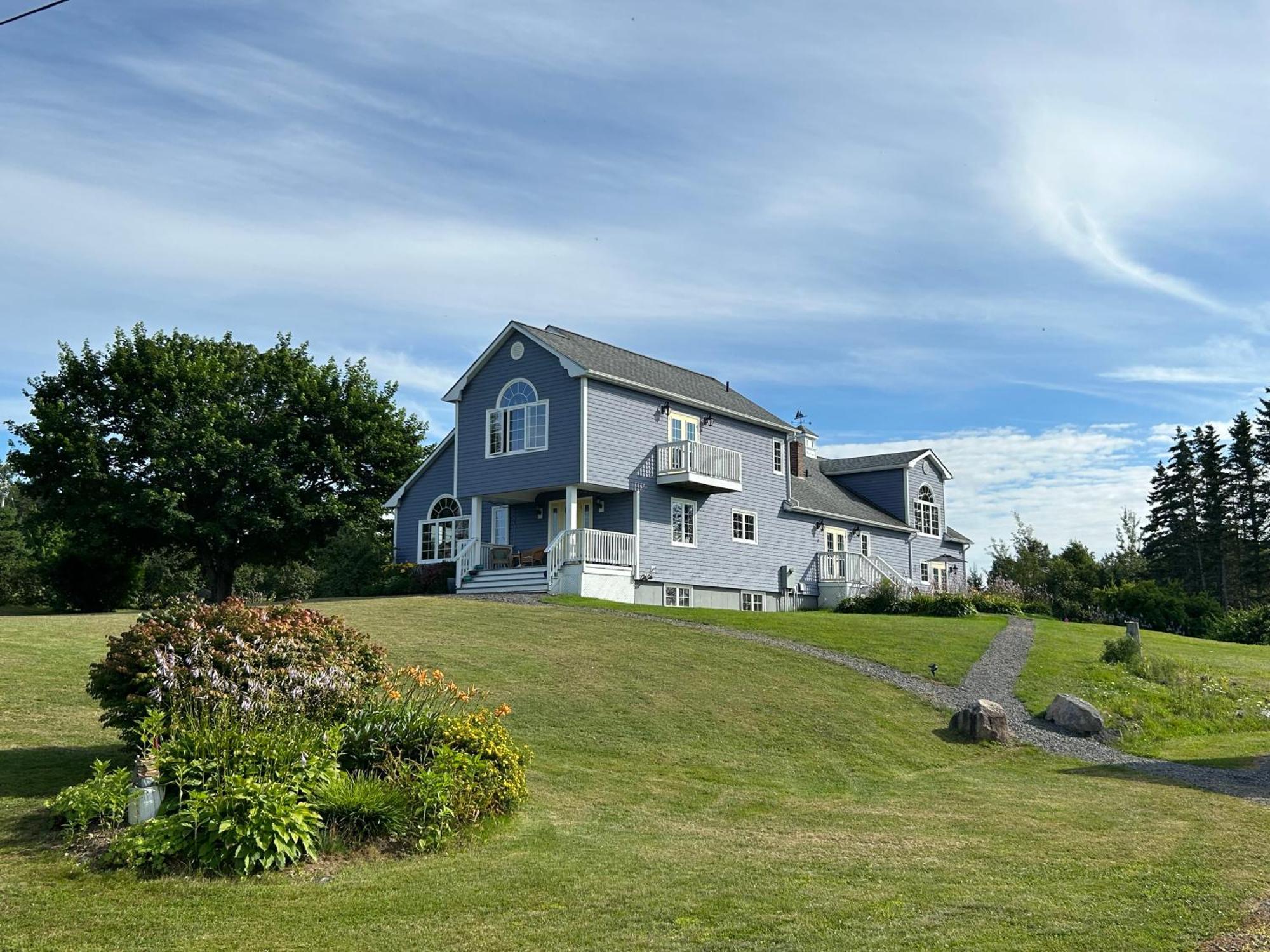 Tides Inn Guest Suites Halls Harbour Екстер'єр фото
