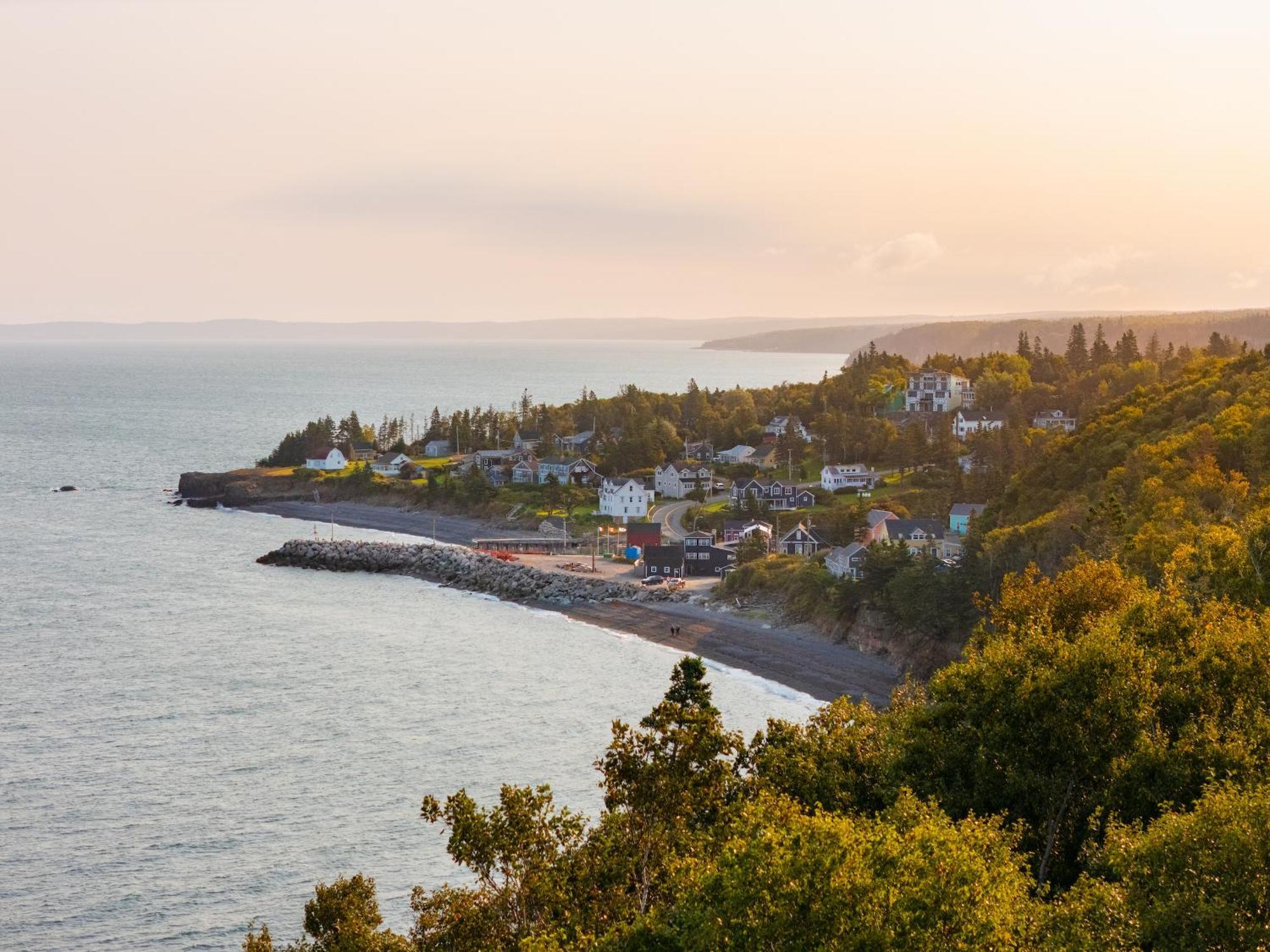 Tides Inn Guest Suites Halls Harbour Екстер'єр фото